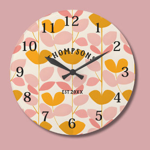 Rosa und gelbes Leaf Design Modern Monogram Große Wanduhr