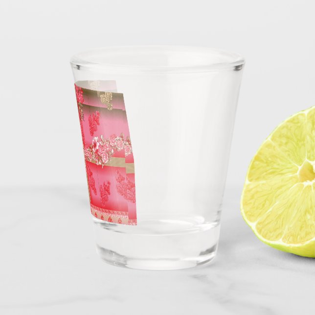 rosa und goldfarbener Hintergrund mit roter Farbe Schnapsglas (Rechts)