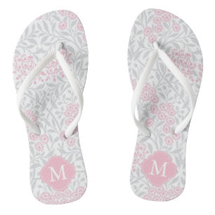 Rosa und graue Floral Damask Mit Monogramm Flip Flops