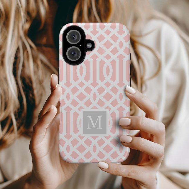 Rosa und graue Trellis Monogramm | Editierbare Far Case-Mate iPhone Hülle (Von Creator hochgeladen)