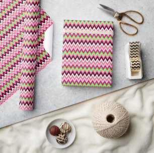Rosa und grüne Chevron-Zickzack-Muster im Prepper- Geschenkpapier
