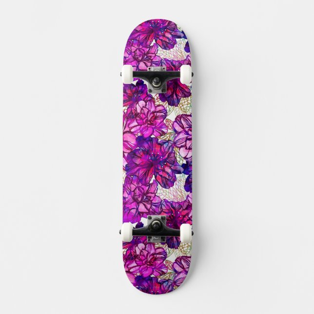 Rosa und lila abstraktes Blumen-Muster Skateboard (Vorderseite)