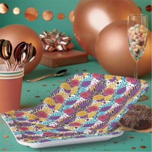 Rosa und lila geschnittene Blume mit komplizierten Pappteller