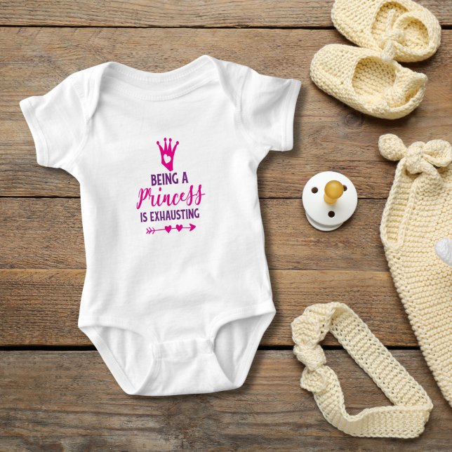 Rosa und Lila Prinzessin zu sein erschöpft Baby Strampler (Pink purple Being a Princess is Exhausting Baby girl Baby body suit. Baby Shower gift)