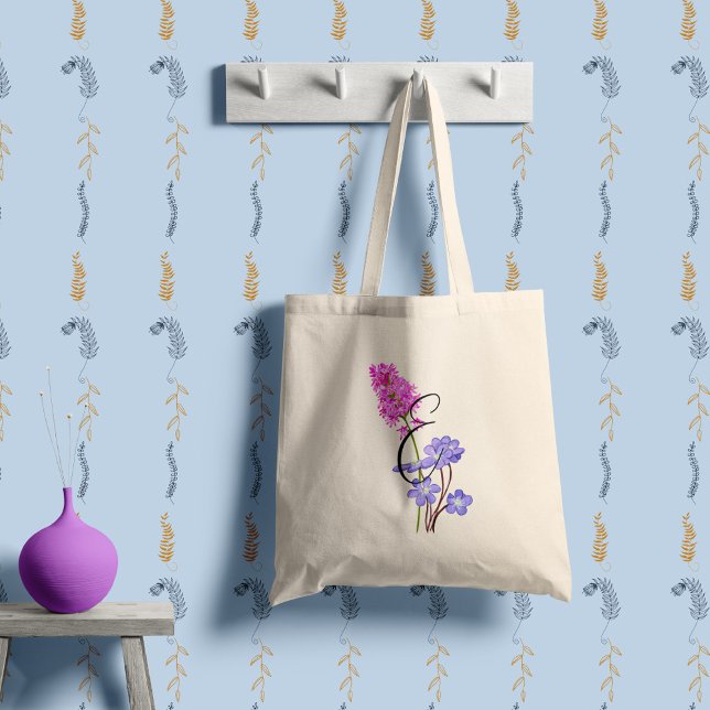 Rosa und lila Wildblumen mit Ihrem Initial. Tragetasche (Von Creator hochgeladen)