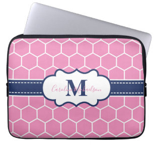 Rosa und Marineblau Monogramm geometrisches Muster Laptopschutzhülle