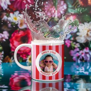 Rosa und Rot gestreifte personalisierte Familienfo Kaffeetasse