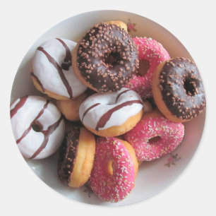 Rosa und Schokolade Donuts Feinschmecker Dessert S Runder Aufkleber