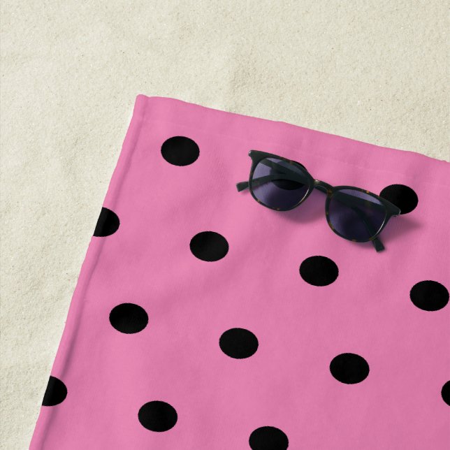 Rosa und schwarze Polka-Punkte Strandtuch (Beispiel)