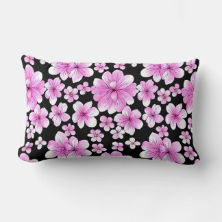 Rosa und schwarzes florales Lendenkissen