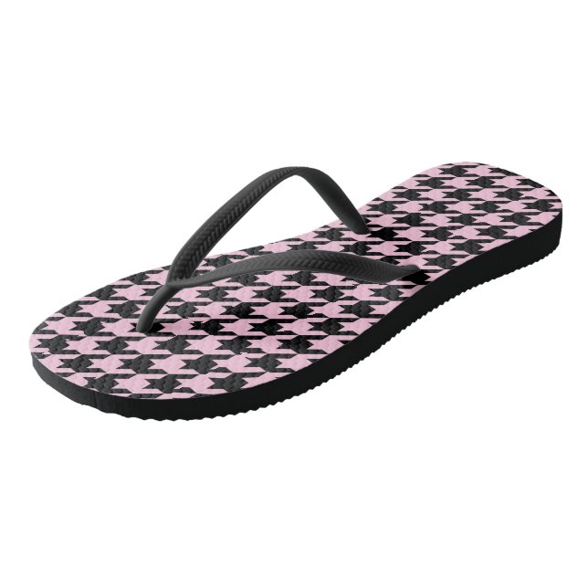 Rosa und schwarzes Hahnentrittmuster Flip Flops (Schrägansicht)
