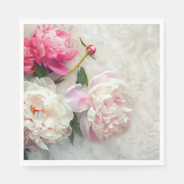 Rosa und weiße Pfannkuchen mit spitzenfarbenem Hin Serviette (Vorderseite)