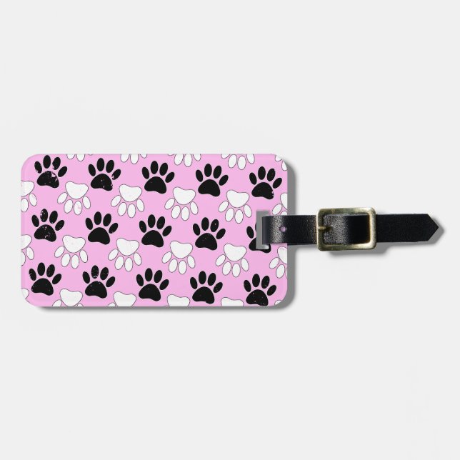Rosa Untergrund: erschütterte schwarz-weiße Paws Gepäckanhänger (Vorderseite horizontal)
