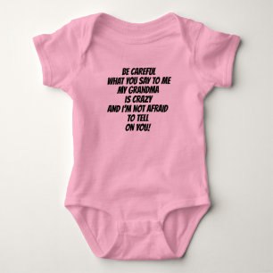 Rosa verrückte Oma Baby T-Shirt Strampler