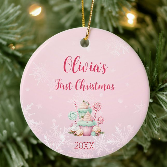 Rosa Weihnachtsschneeflocke Cupcake Erste Weihnach Keramik Ornament (Pink First Christmas Ornament with Year, Baby Girl Ornament, Christmas Gift Idea for New Mom)