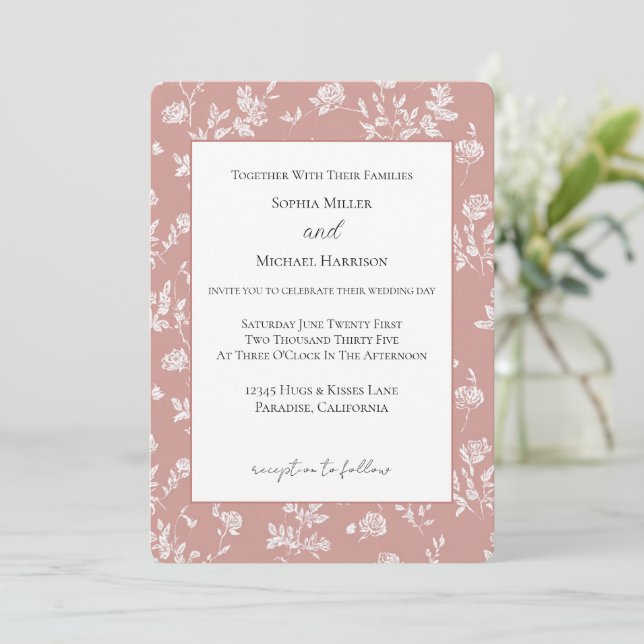 Rosa Weiße Blumen Hochzeit Einladung (Stehend Vorderseite)