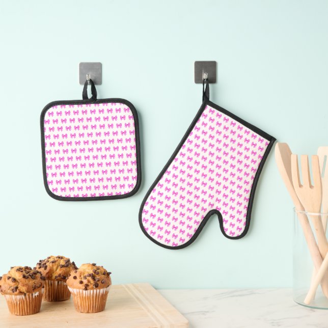 Rosa-weiße Gingham-Bogen Ofenhandschuh & Topflappen-Set (Insitu (Hängend))