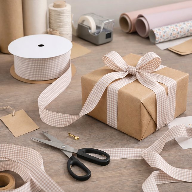 Rosa-weiße Gingham-Karo-Land-Muster Satinband (A ribbon with a pretty pink and white gingham pattern.)