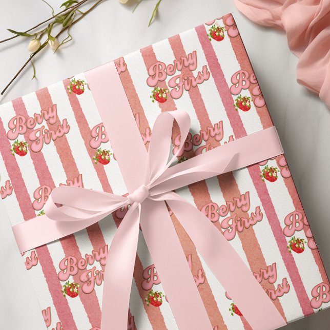 Rosa weiße Streifen Berry 1. Geburtstag Erdbeere Geschenkpapier (Von Creator hochgeladen)