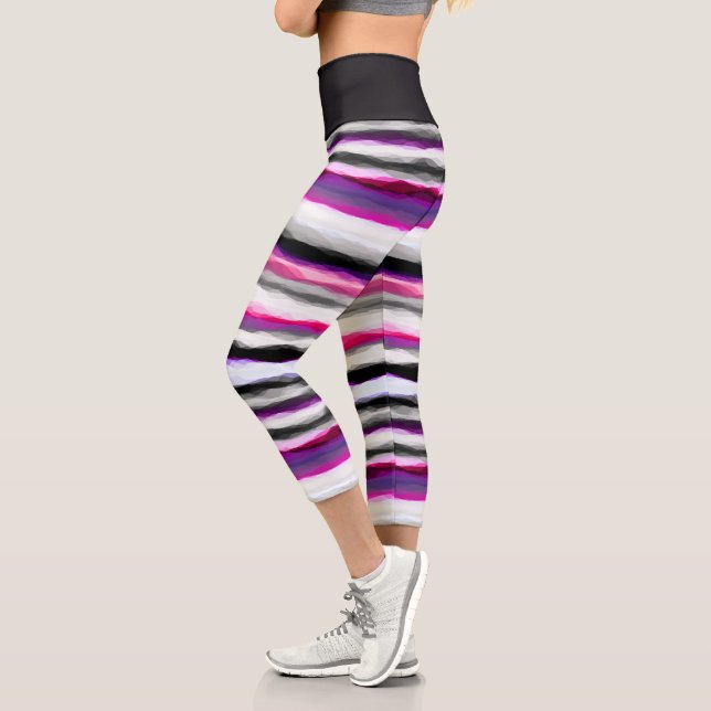 Rosa, weiße und graue Abstrakte Streifen Capri Leggings (Links)