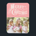 Rosa Western Typografie Frohe Weihnachtszeit Foto Magnet<br><div class="desc">Bringen Sie eine Touch Feiertagsmagnet auf Ihre Zuhause mit unserem individualisierbaren Foto Christmas Magnet! Dieser Magnet ist perfekt für die Präsentation von gepflegten Erinnerungen geeignet und ermöglicht es Ihnen, dieses Foto mit Ihrem Lieblingsfest zu personalisieren. Dieser Weihnachtsmagnet im Foto zeichnet sich durch Western-Typografie aus. Personalisieren Sie durch Hinzufügen eines Urlaubsgrüßens,...</div>