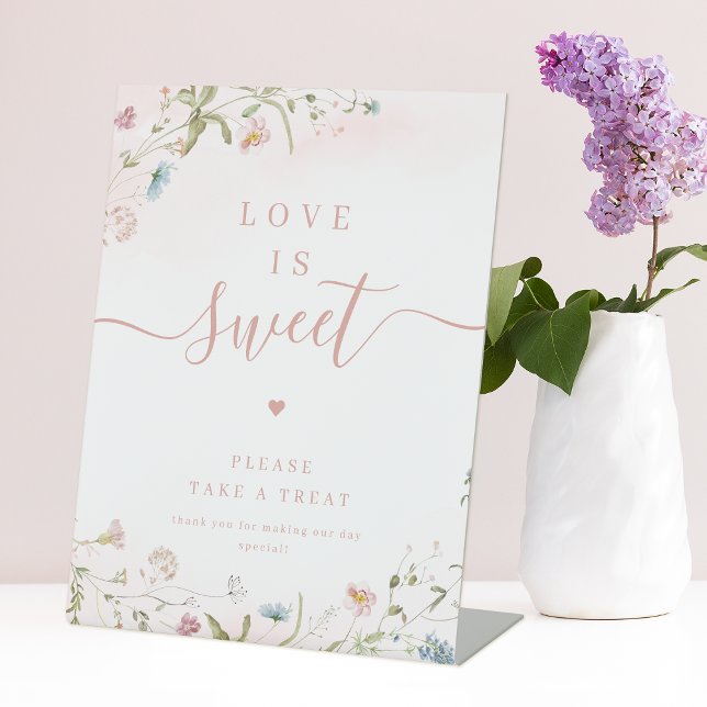 Rosa Wildblume Drehbuch rustikale Liebe ist Sweet Sockelschild (Pink Wildflower script rustic Love is Sweet Pedestal Sign)