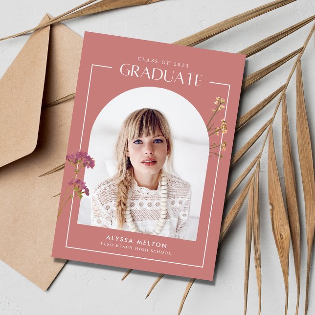 Rosa Wildblume Girls High School Abschluss (Von Creator hochgeladen)