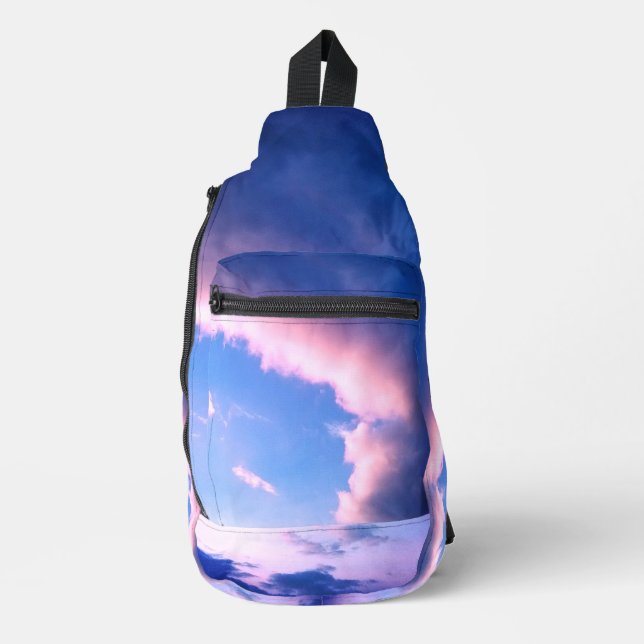 Rosa Wolken Crossbody Bag (Vorderseite)