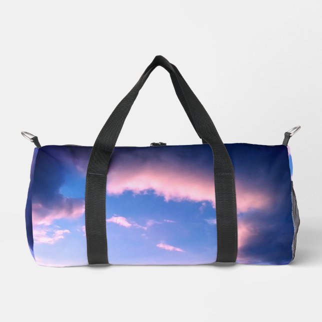 Rosa Wolken Duffle Bag (Vorderseite)