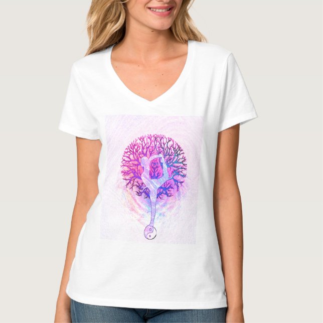 Rosa Yoga-Baum-Frau in den Pastellfarben T-Shirt (Vorderseite)