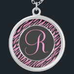 Rosa Zebra drucken Extravaganter Buchstabe R Versilberte Kette<br><div class="desc">Schreibbuchstabe R in rosa auf schwarz und rosa Zebra drucken Hintergrund.</div>