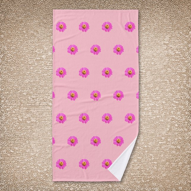 Rosa Zinnia Blume Nahtloses Muster auf Badetuch Badehandtuch (Pink Zinnia flower seamless pattern on bath towel.)