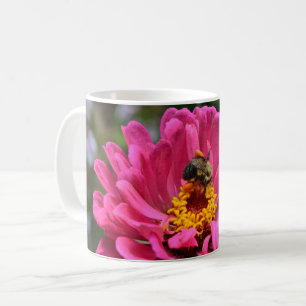 Rosa Zinnia und Hummel Kaffeetasse