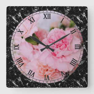 rosafarbene Nelkenblumen in Vintage-Fotografie Quadratische Wanduhr