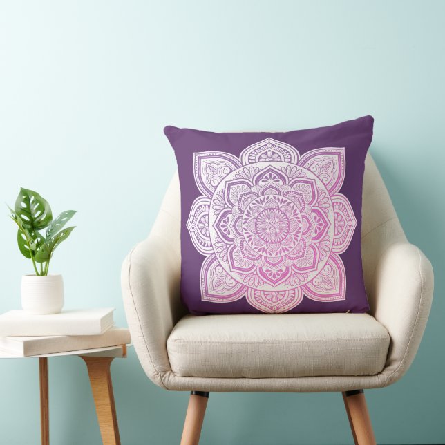 Rosaline Mandala Throw Pillow Kissen (Stuhl )