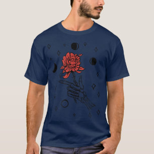 Rose Ästhetisches Skelett Hand halten eine Rote Ro T-Shirt