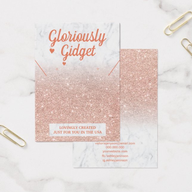 Rose aus Marmor, goldfarbene Ohrringe, Halskette-L (Büro)