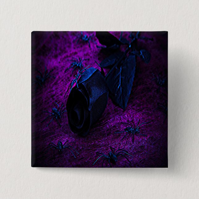 Rose aus schwarzem Material, Schwarze Spinnen Button (Vorderseite)