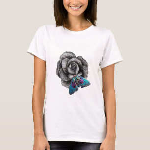 Rose aus Stein und Blaumotte T-Shirt