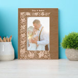 Rose Blume Weingrenzen Geätzte Rahmen<br><div class="desc">Dieser geätzte Rahmen aus Holz stammt aus einem Vintagen Rose,  der mit Blumen- und Blattvordruck versehen ist. Sie können den Text in dieser Designvorlage ganz einfach personalisieren.</div>