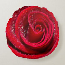 "Rose Garden Serenity: Round Kissen Design"