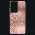 Rose Glitterie Foil Girly Signature Samsung Galaxy Hülle<br><div class="desc">Girly Imitate funkelnd Rose Gold Glitzer Highlights auf der links Kante, über ein Imitat rot und Rose Gold ombre brushed Metal-Folie. Die moderne, mädchenhafte Unterschrift besticht durch einen eleganten Schriftart aus weißer Kalligraphie mit dekorativen Schwänzen in vertikaler Form. Passen Sie die Stile des Schriftartes an oder verschieben Sie die glitzernden...</div>