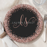 Rose Gold Blush Pink Glitzer Glam Monogram Name Pappteller<br><div class="desc">Glam Rose Gold Glitzer Elegante Monogramm Papierplatte. Dieses schicke,  schicke Papierplattendesign mit elegantem goldglänzenden Glitzer in der Rose auf schwarzem Hintergrund ist einfach zu personalisieren. Das Design beinhaltet Ihr handgeschriebenes Skriptmonogramm mit hübschen Wirbel und Ihrem Namen.</div>