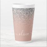 Rose Gold Blush Pink Silber Glitzer Monogramm Milchtasse<br><div class="desc">Rose Gold - Schwarz Rosa und Silber Imitate Foil metallische Sparkle Glitzer Script Monogram Name Latte Coffee Cup Tasse. Das macht den perfekten 16 Geburtstag,  Hochzeit,  Brautparty,  Jubiläum,  Babydusche oder Junggeselinnen-Abschied Geschenk für jemanden,  der Lieben glamourösen Luxus und schicke Stile.</div>