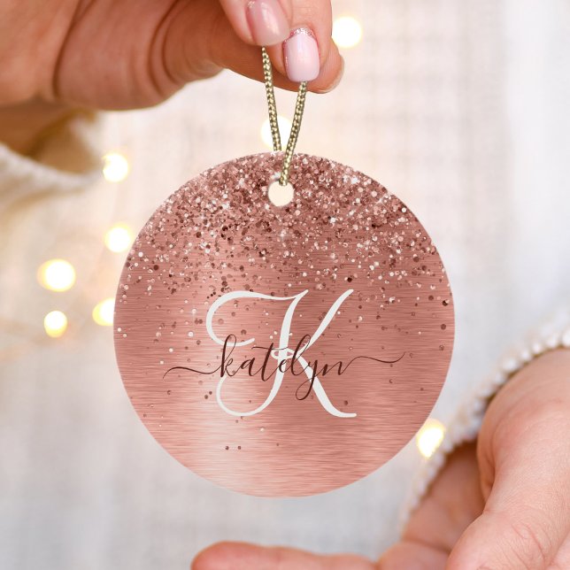 Rose Gold Brushed Metal Glitzer Monogram Name Keramik Ornament (Von Creator hochgeladen)