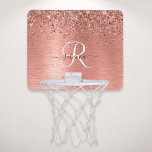 Rose Gold Brushed Metal Glitzer Monogram Name Mini Basketball Netz<br><div class="desc">Dieses trendige,  schicke Basketballkorb-Design mit hübschem vergoldetem Glitzer aus der Rose auf einer Rose mit goldgelb gebürstetem metallischem Hintergrund ist einfach zu personalisieren.</div>
