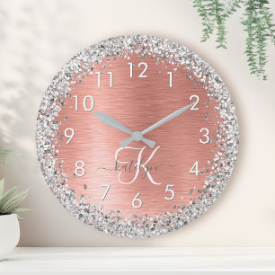 Rose Gold Brushed Metal Glitzer Monogram Name Runde Wanduhr