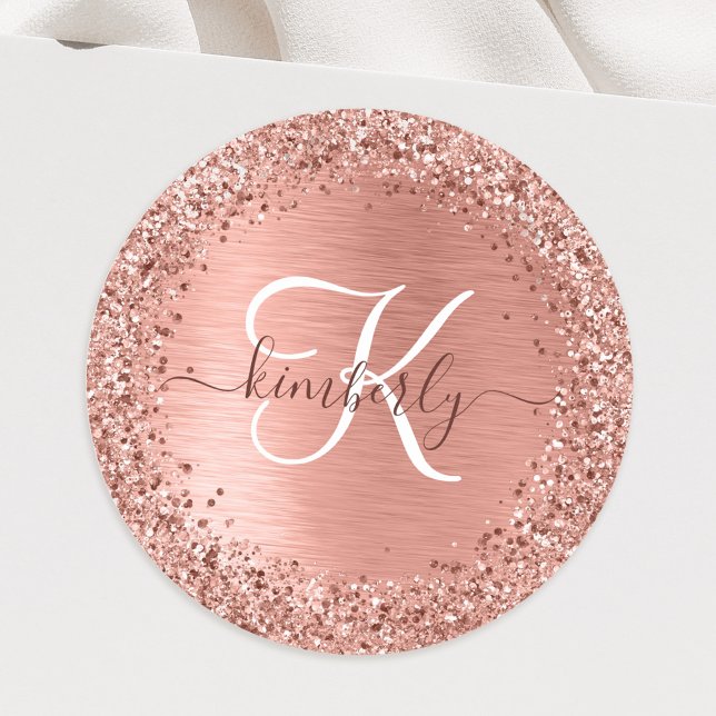 Rose Gold Brushed Metal Glitzer Monogram Name Runder Aufkleber (Von Creator hochgeladen)