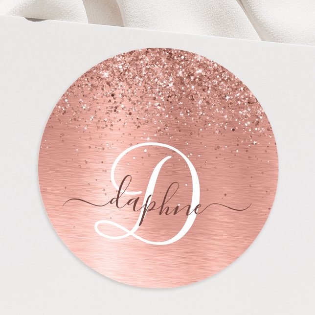 Rose Gold Brushed Metal Glitzer Monogram Name Runder Aufkleber (Von Creator hochgeladen)