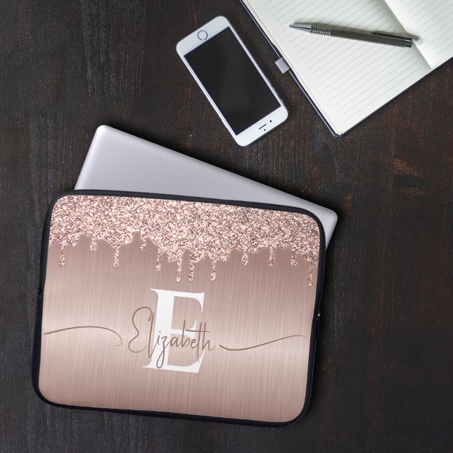 Rose Gold Brushed Metal Glitzer Tropfen Mit Monogr Laptopschutzhülle (Von Creator hochgeladen)